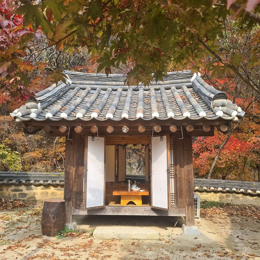Two Aesthetic Spots Near Seoul