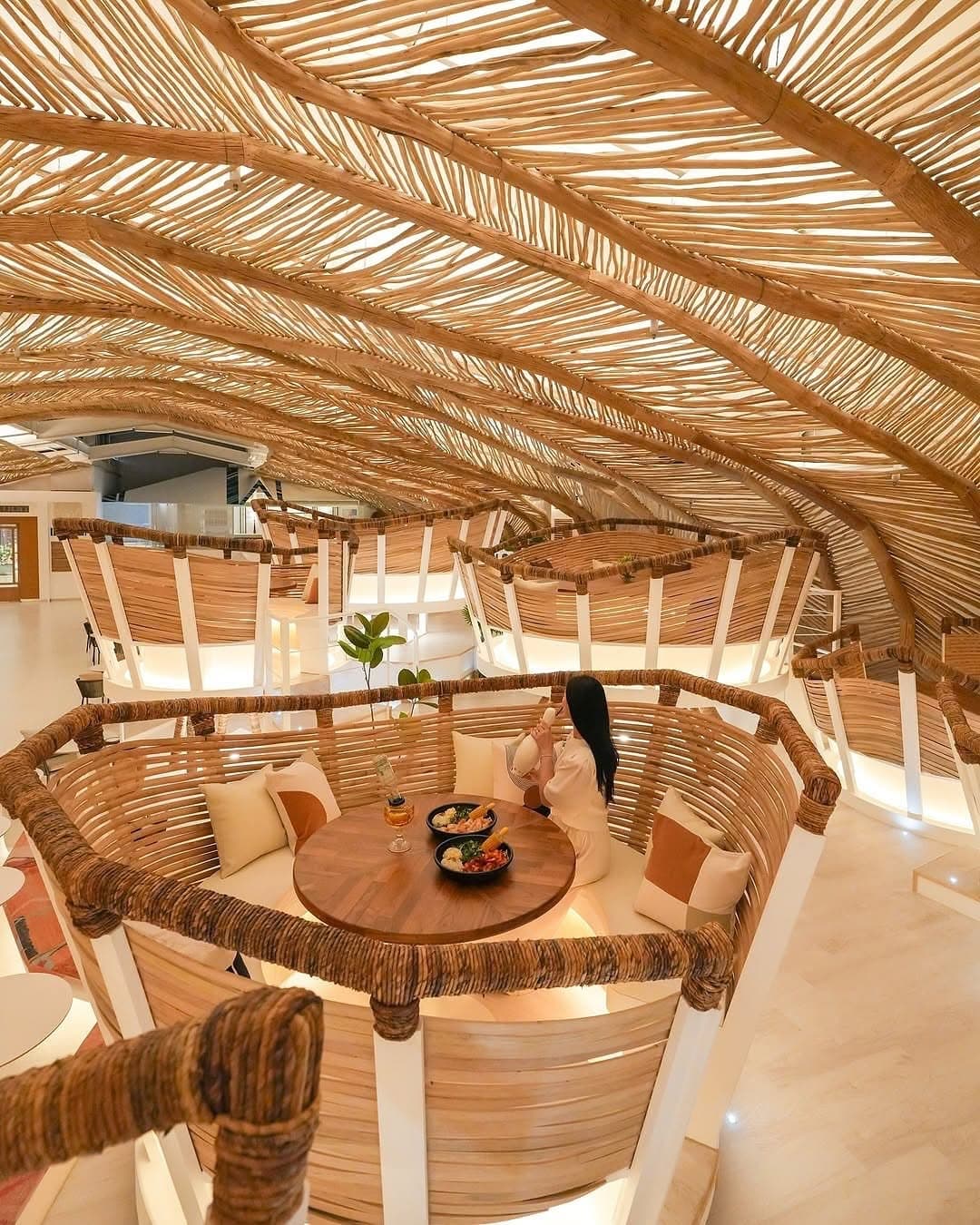 Spacious Seoul Area Cafes With Stylish Interiors