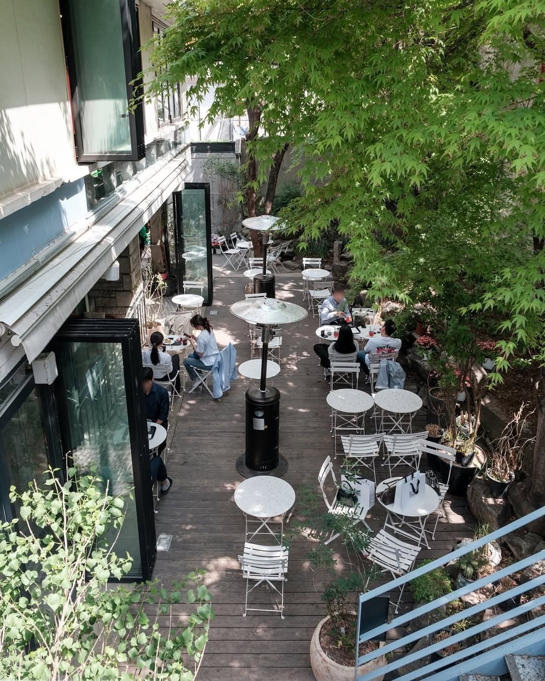 Ten Seoul Cafes Perfect for Spring Weather