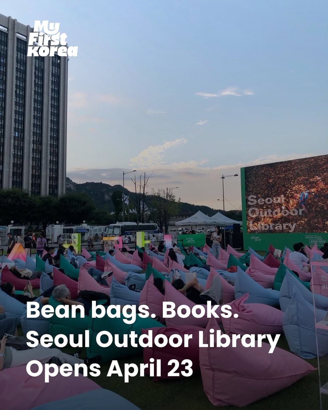 Seoul's Public Squares Transform Into Outdoor Libraries