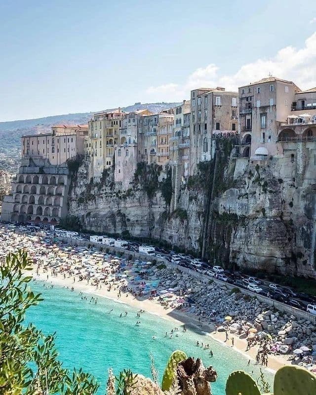 8 Places in Campania