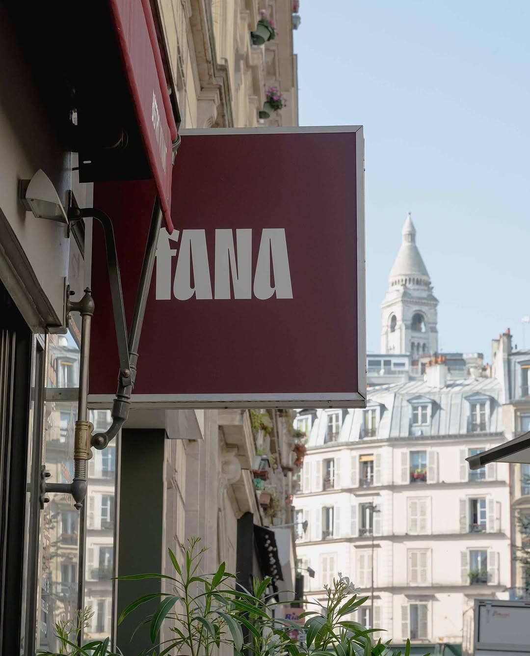 Montmartre Views And Food At Fana