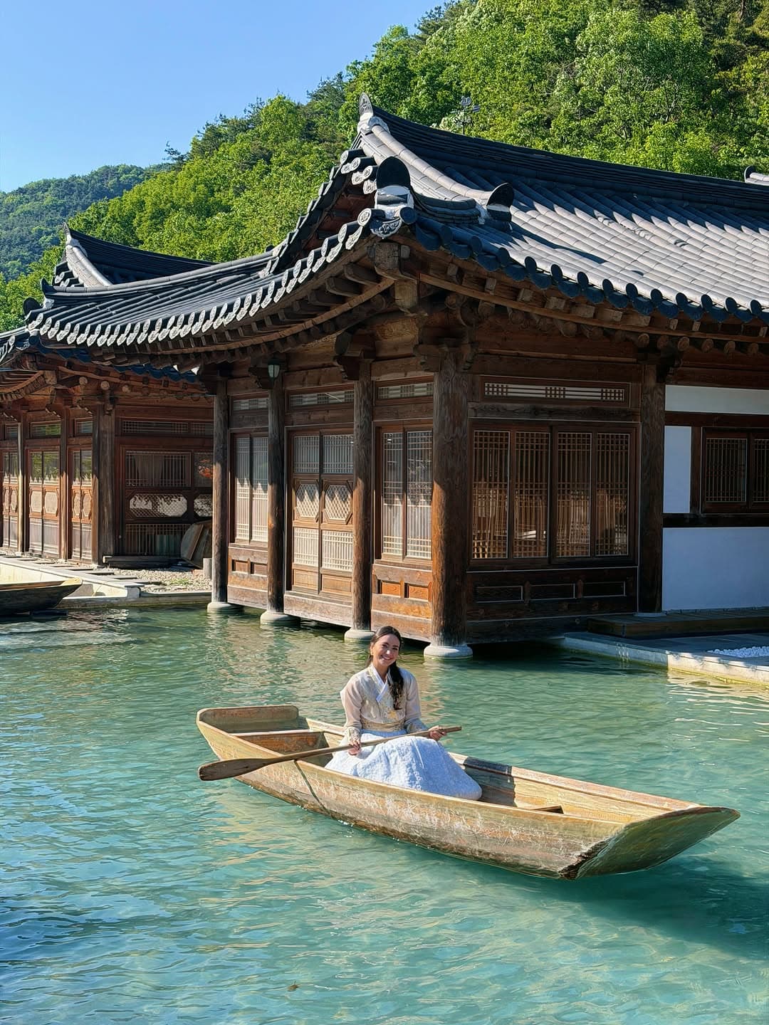 Jeonju Hanok Village: A Joseon Dynasty Experience