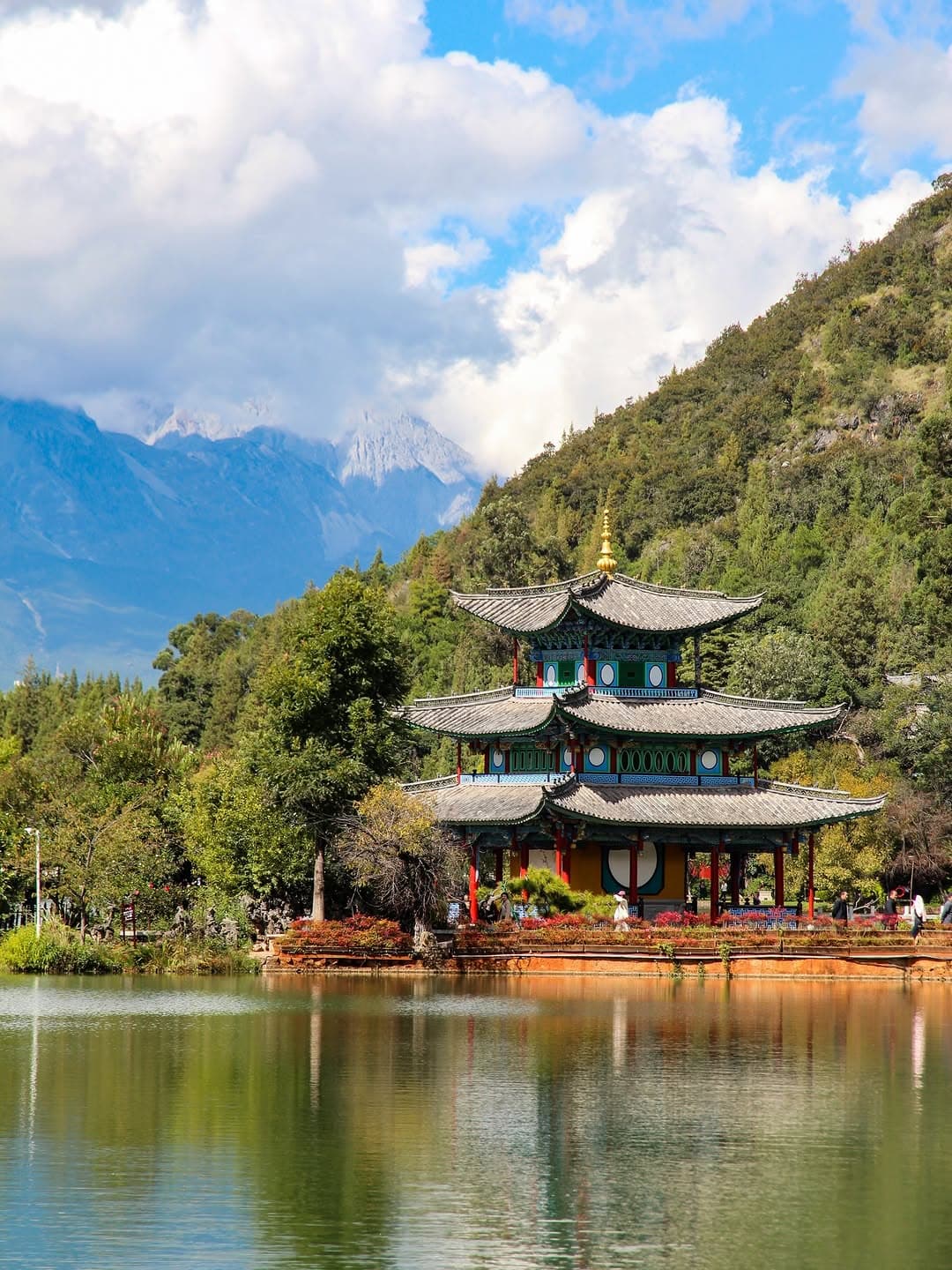 Explore Lijiang: Old Towns, Snow Mountain, and Valleys