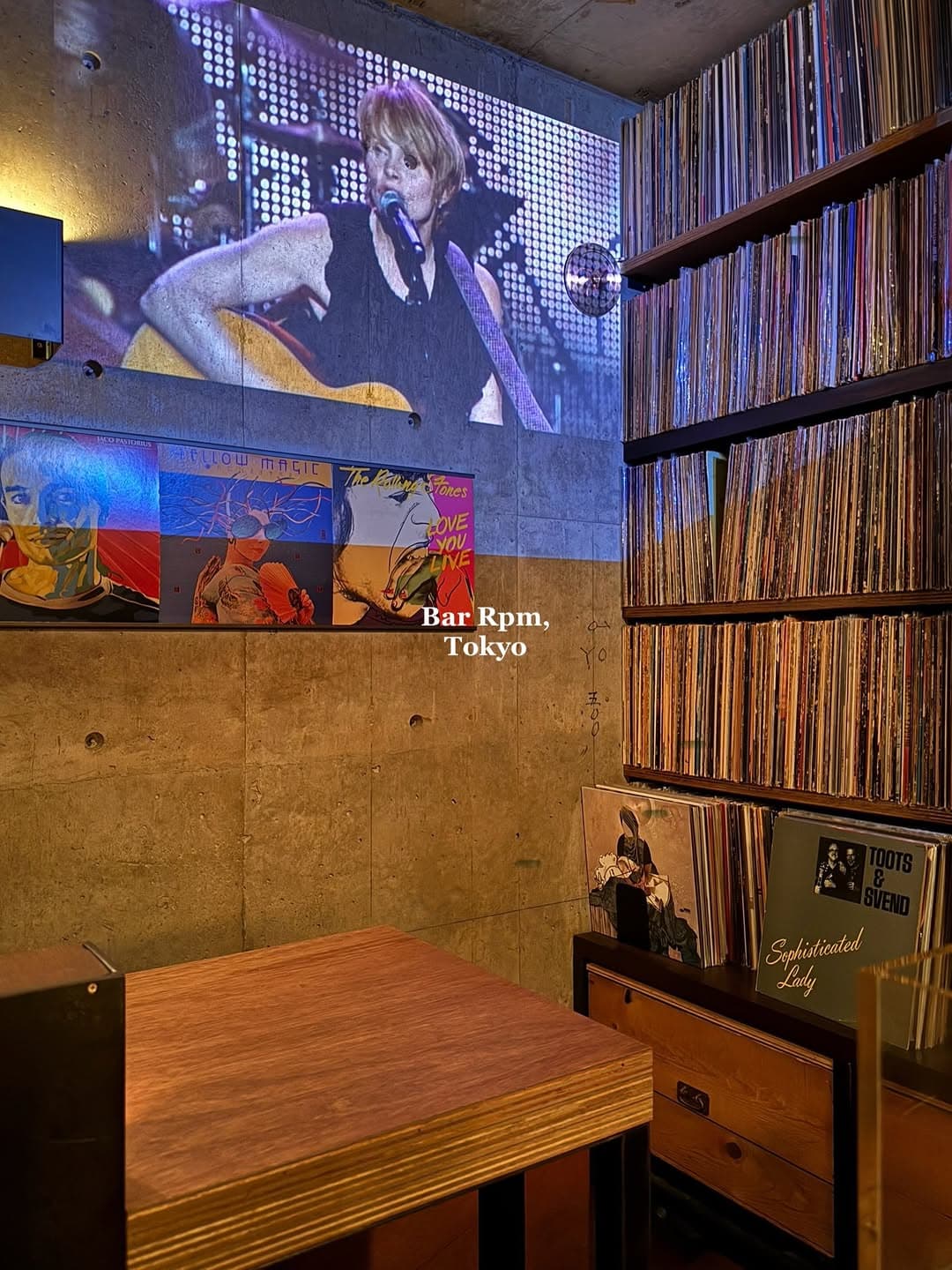 Shinjuku Jazz and Music Bars Blend Old and New