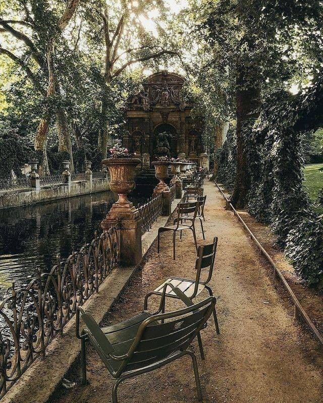 Paris's Medici Fountain in Jardin du Luxembourg