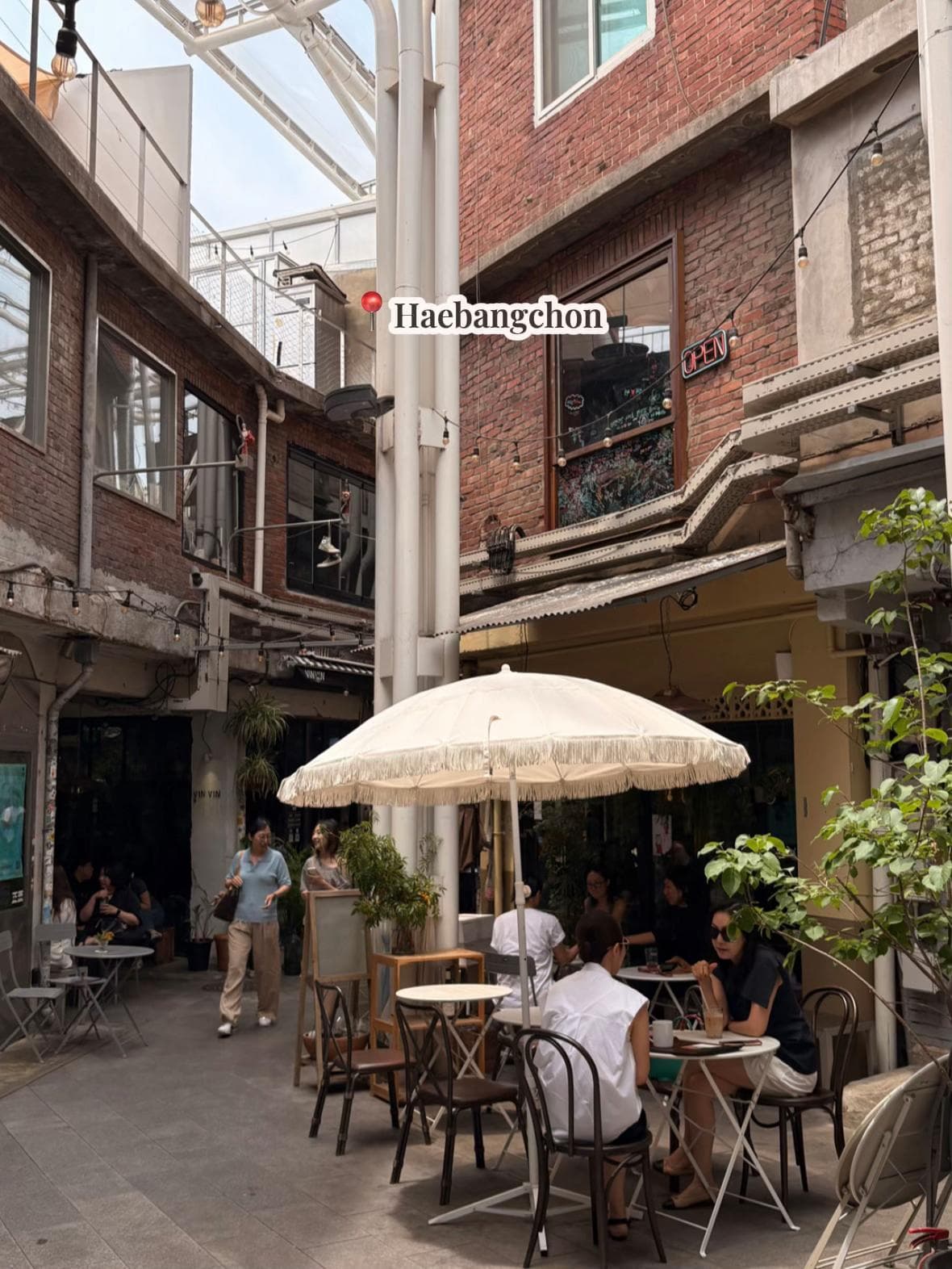 Seoul's Sunset Views, Cafes, and Trendy Neighborhoods