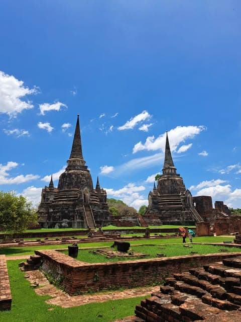 Ancient Ayutthaya Temples: A Glimpse Into Siam's Past