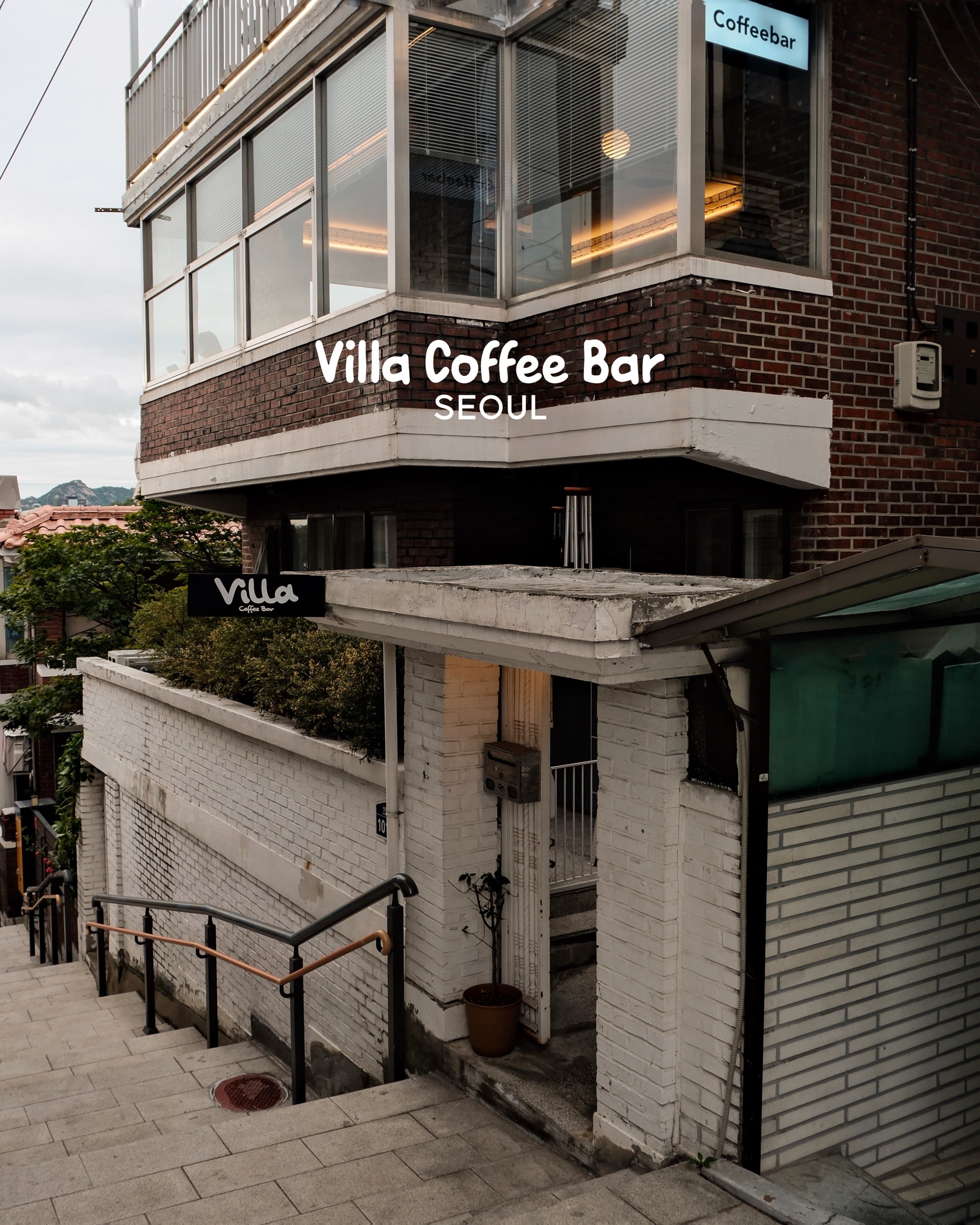 Seoul Coffee Shop Offers Namsan Tower Views