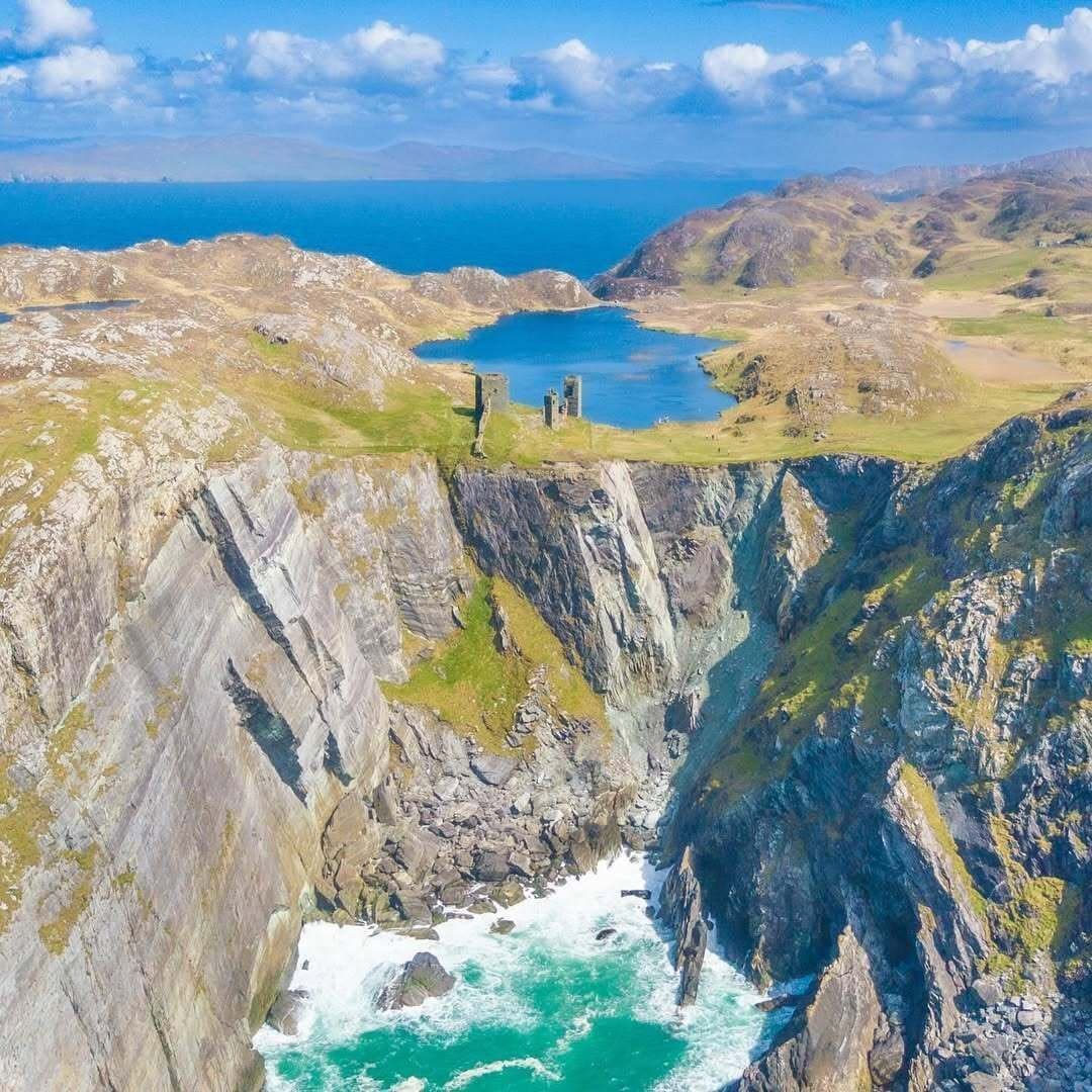 Dramatic Coastal Scenery At Mizen Head And Dunlough Fort