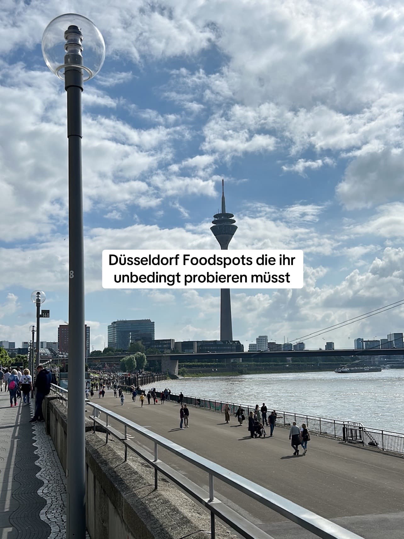 Asian Cafes and Restaurants in Düsseldorf