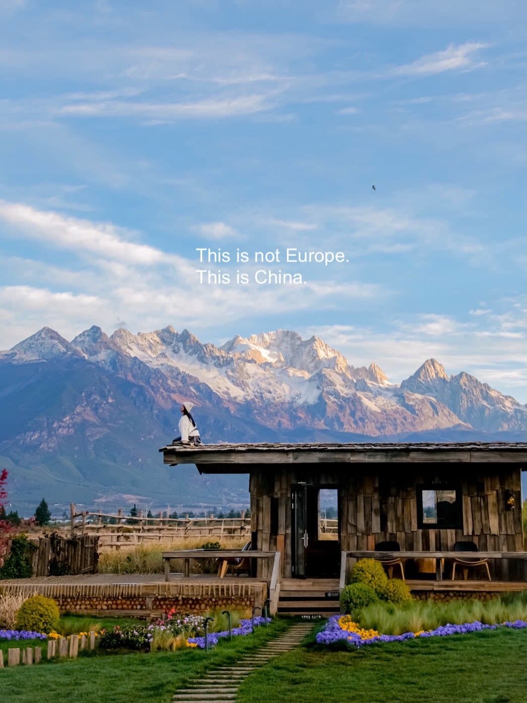 Scenic Cafes With Jade Dragon Snow Mountain Views