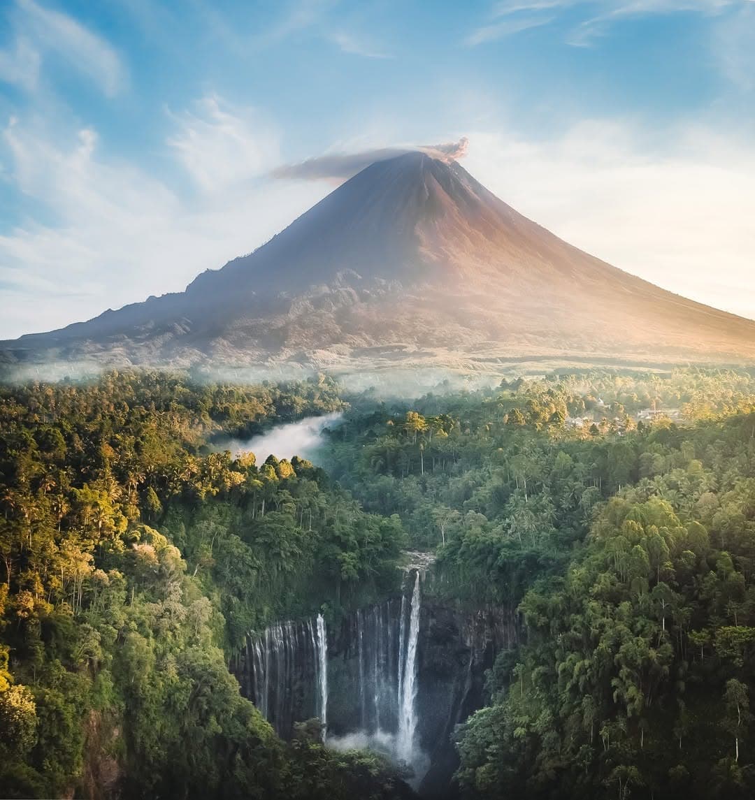 Tumpak Sewu Waterfall & Semeru Volcano Views