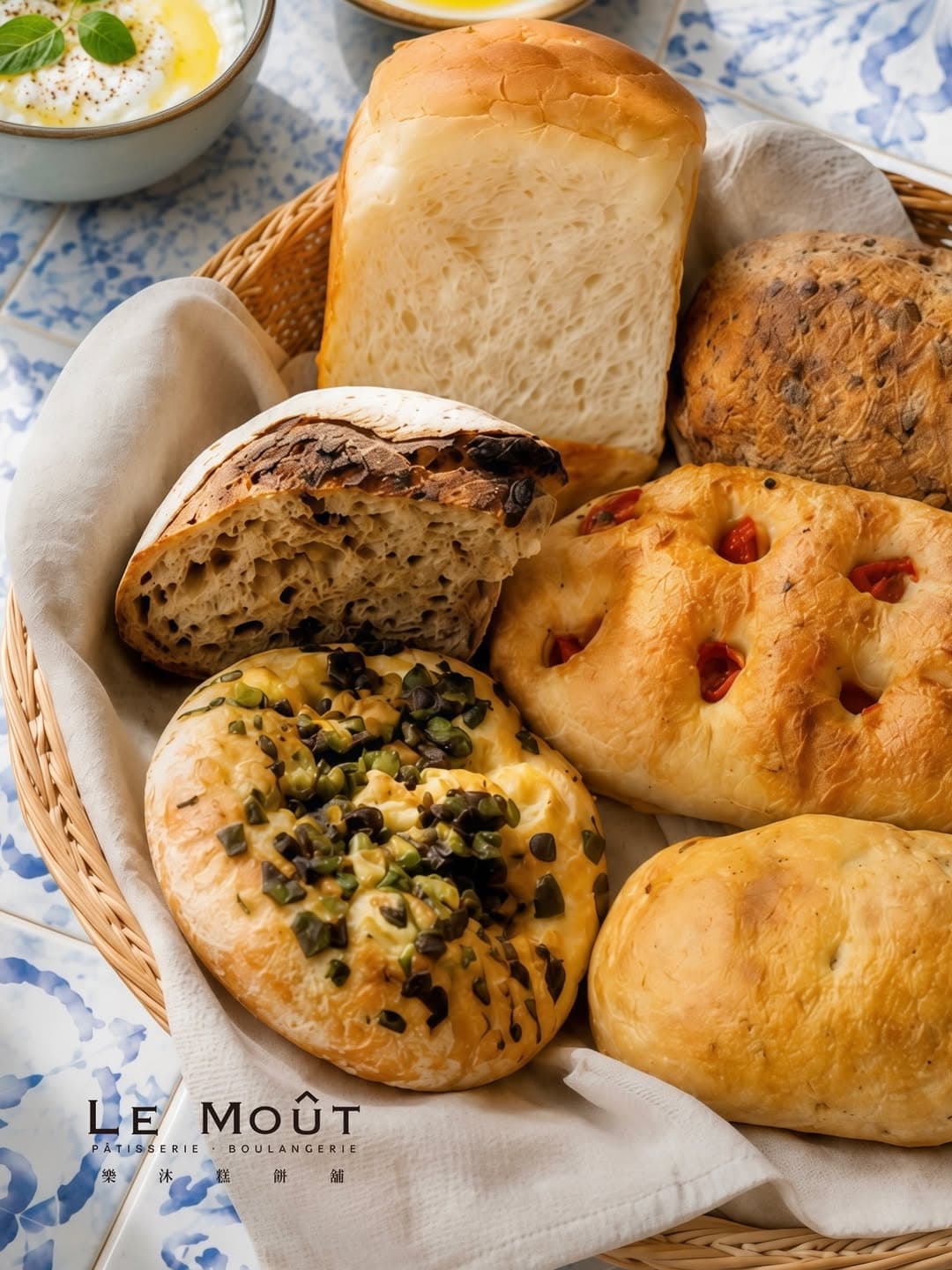 Le Moût Pâtisserie Boulangerie Bread Offerings