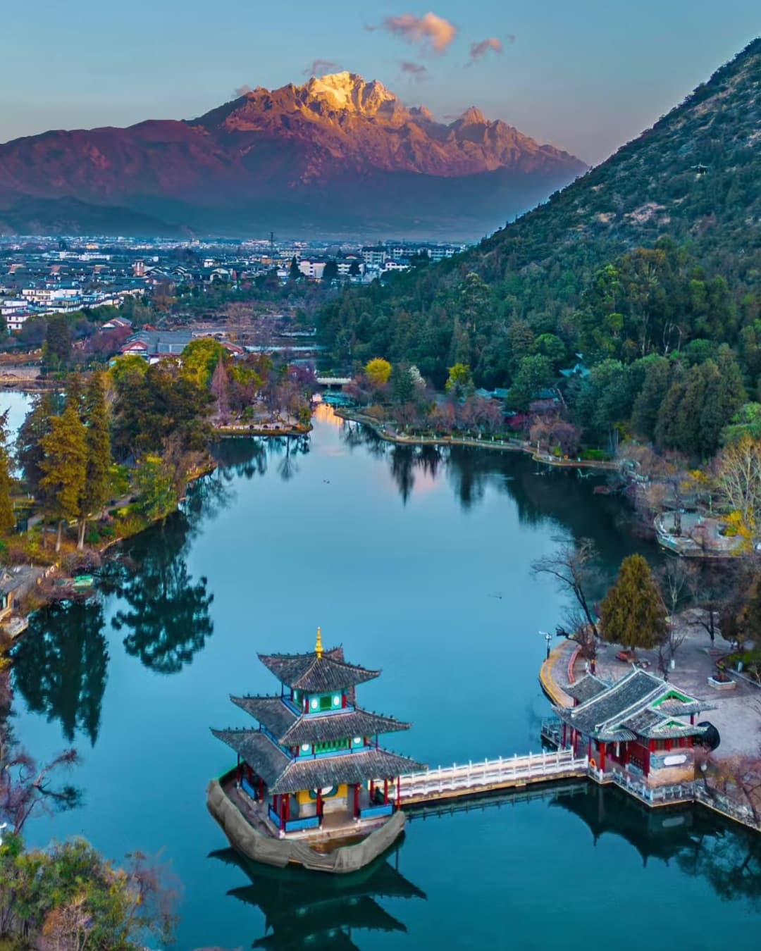 Lijiang's Jade Dragon Snow Mountain Attractions