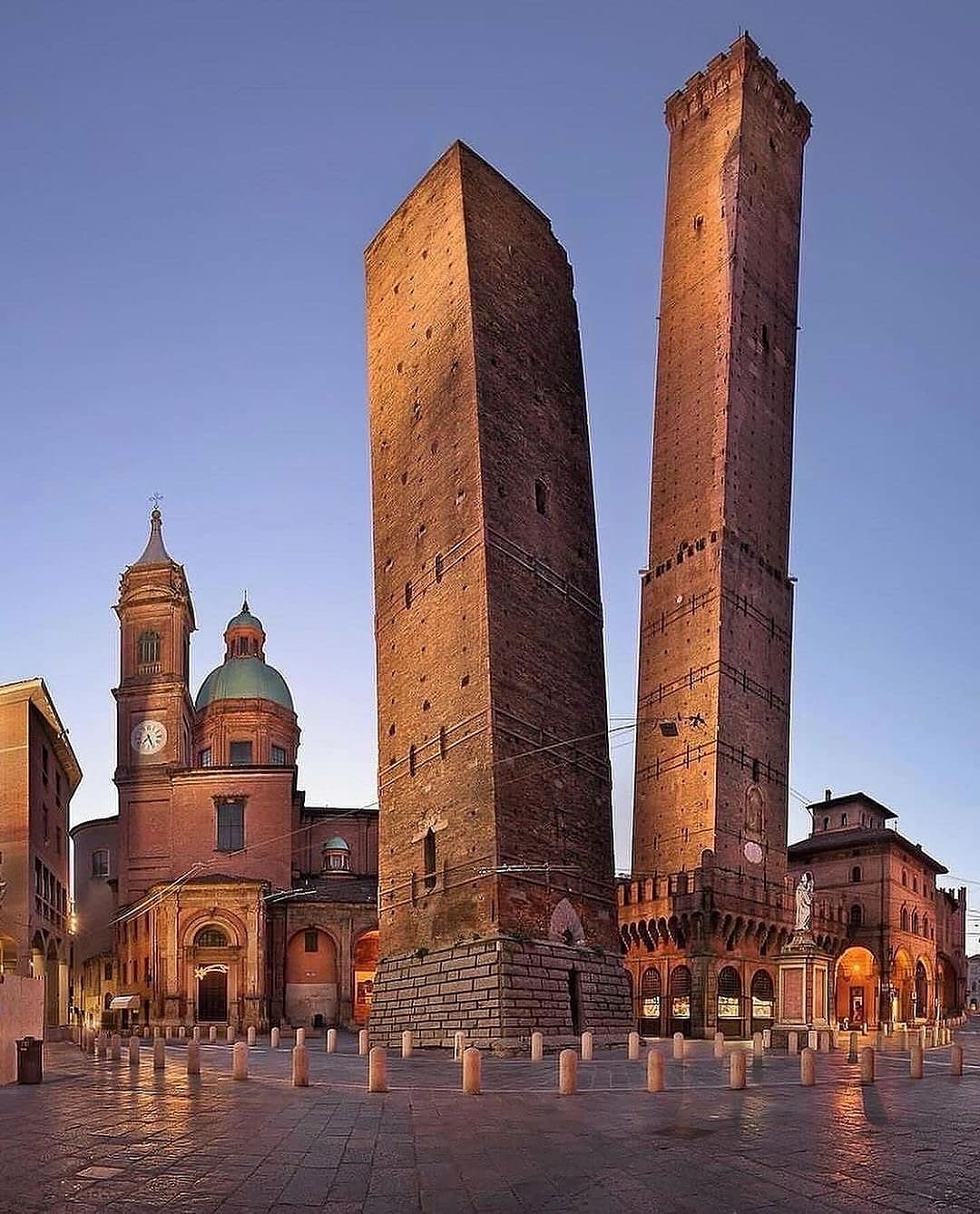 Iconic Landmarks of Bologna's Rich History