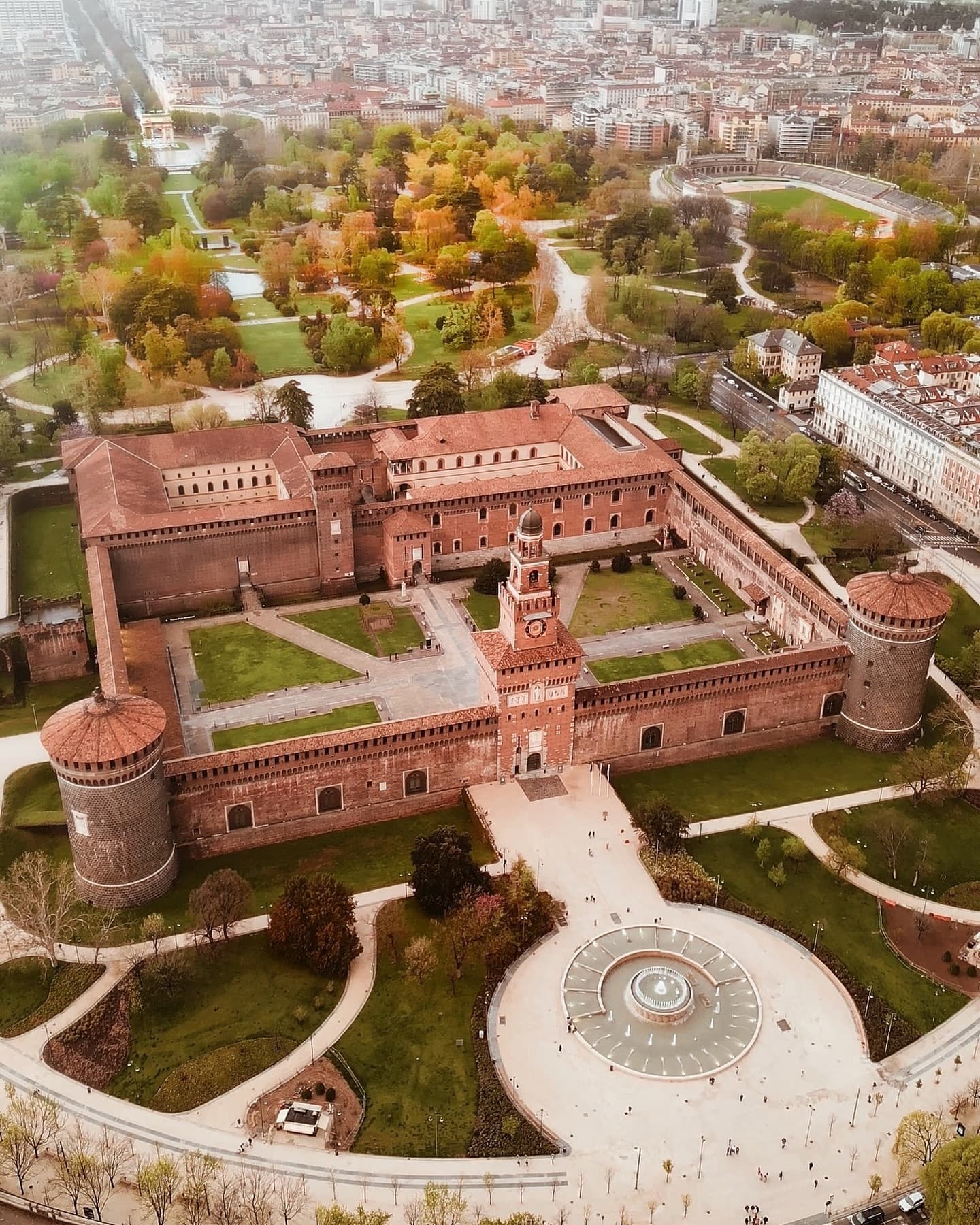 Milan's Historic Castle, Arch, and Park