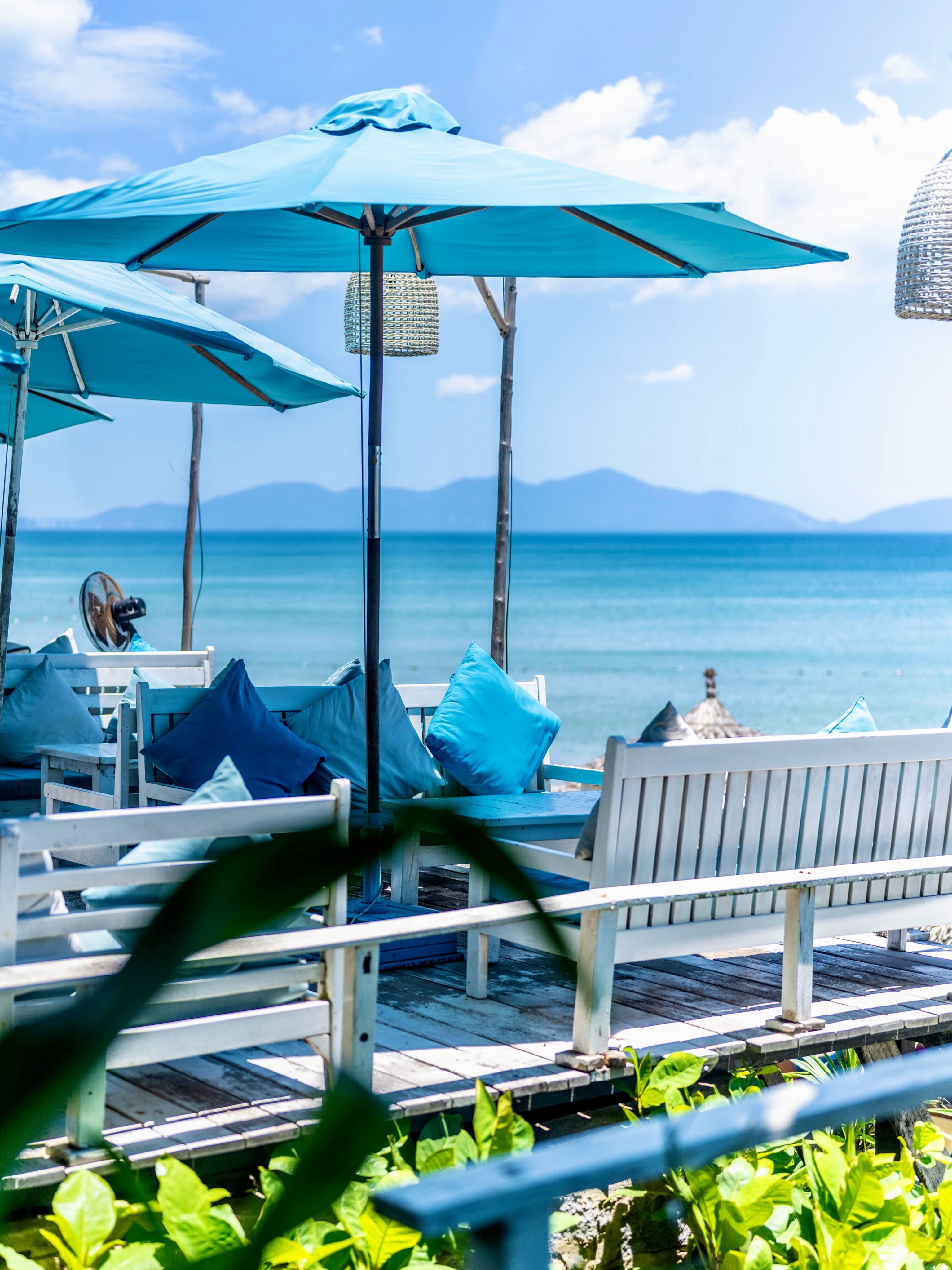 Two Beachfront Spots For Drinks And Dining