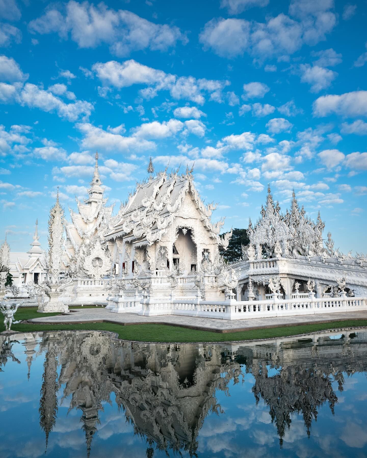 Thai Temples and Historical Sites Journey