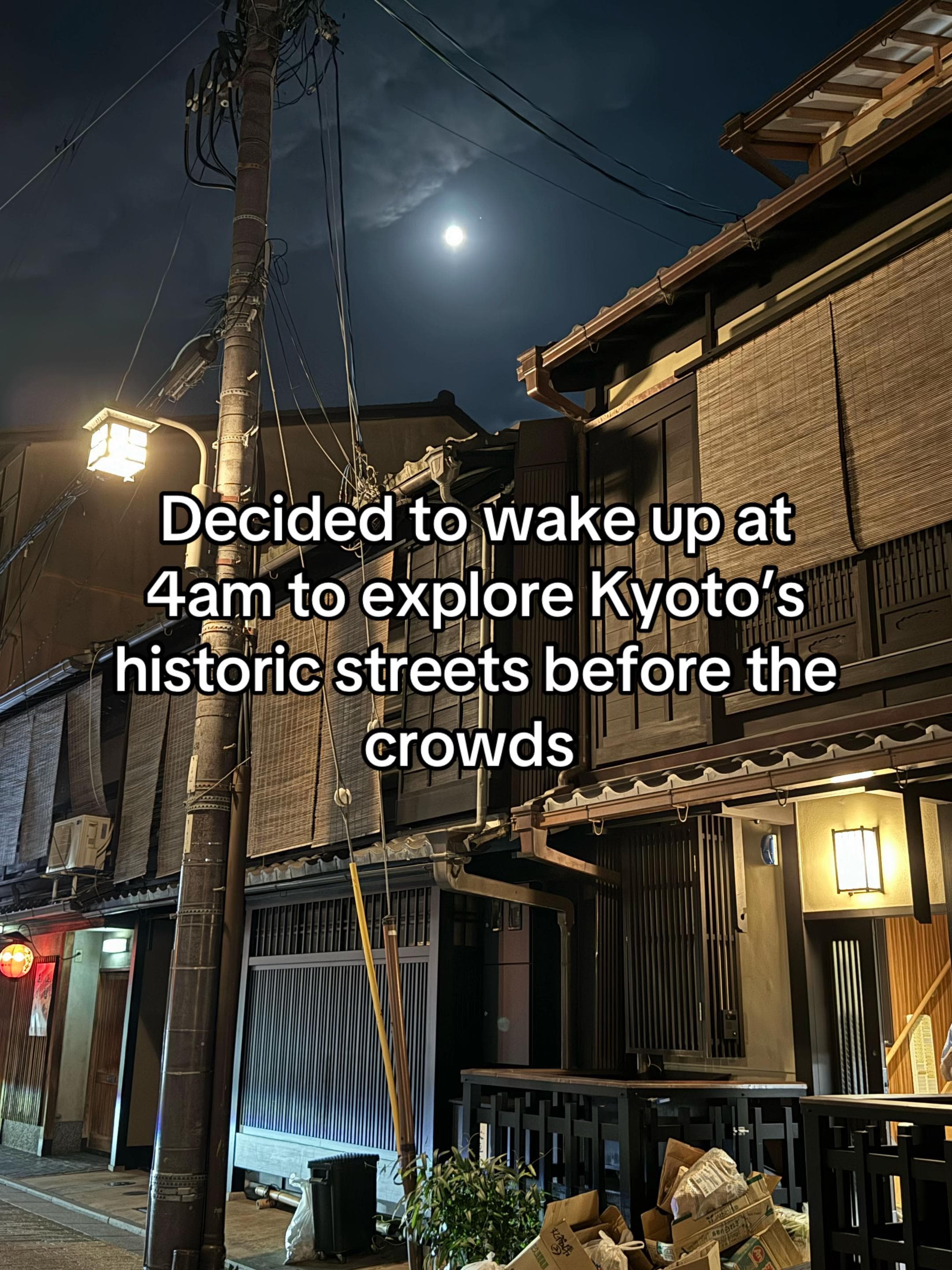 Kyoto's Hanamikoji-dori and Historic Streets